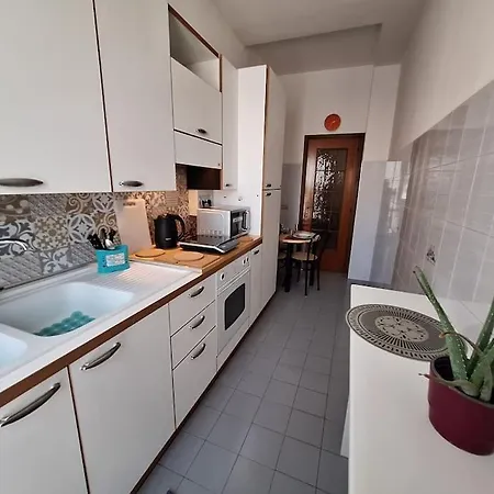 Caprara Metro Cornelia Apartment *